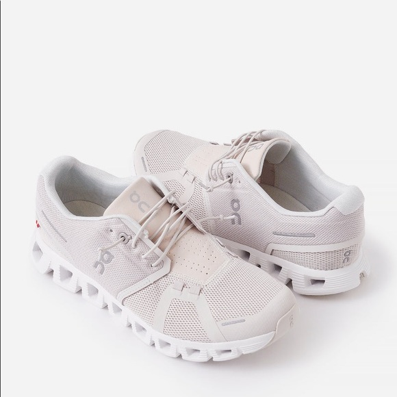 On Running Shoes - On Cloud 5 Running Womens Sneakers Size 10